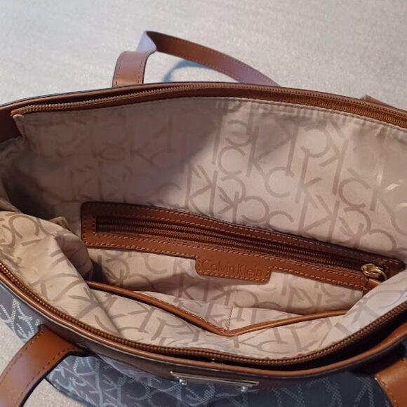 Calvin Klein large brown, tan suede leather shoulder handbag with 7 compartments - Picture 5 of 9